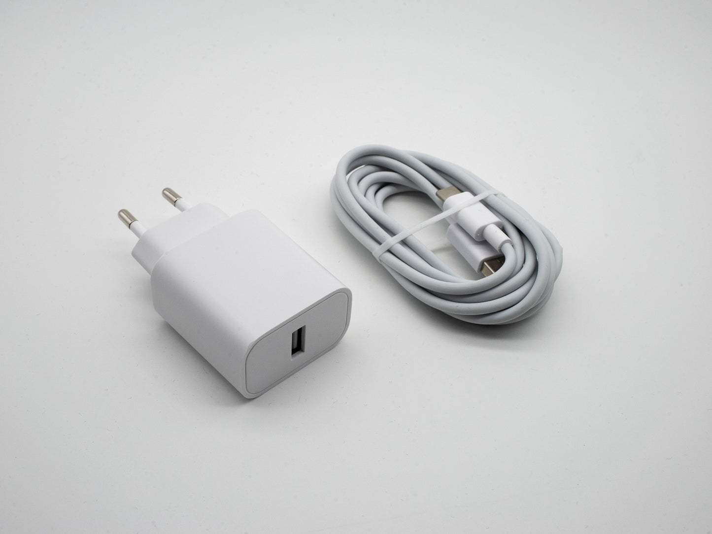 Spare power supply (15W) and USB cable - White/Black